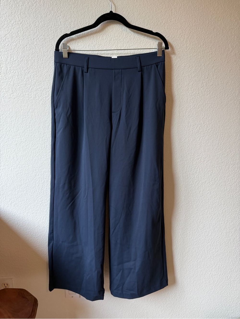 HALARA Wide-Leg Dress Pants in Navy Blue